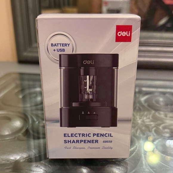 Deli Black Electric Pencil Sharpener - Picture 1 of 5